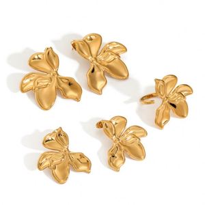 ชุดสร้อยคอและต่างหูประดับคริสตัลและเพทายสำหรับผู้หญิง ชุบทองสไตล์คลาสสิก เหมาะสำหรับงานแต่งงาน - Product Image 3
