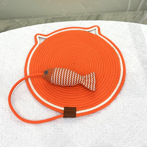 Alfombrilla para rascar gatos 2 en 1, cuerda de algodón tejida, almohadilla de juego para mascotas, pez de hierba gatera de felpa a rayas para gatos de interior, perros, función interactiva - Product Image 5