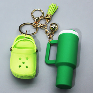 CHENXI Venta Directa de Fábrica: Llavero de Vaso Miniatura con Diseño de Zapatos, Accesorio Lindo para Bolsos y Mochilas - Product Image 5
