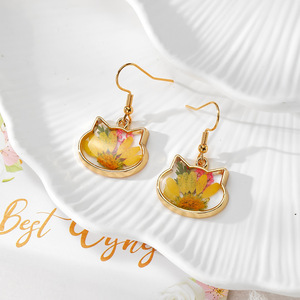 Cat Shape Gold Frame Resin Dangle <b>Earrings</b> Handmade Pressed Dried Flower Drop <b>Earrings</b> Women Cute Botanical Animal <b>Hook</b> <b>Earring</b> - Product Image 4