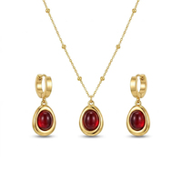 Parure de bijoux pour femme en acier inoxydable plaqué or 18 carats, collier avec pendentif ovale en pierre rouge et chaîne à billes perlée, boucles d'oreilles pendantes créoles Huggie, cadeau