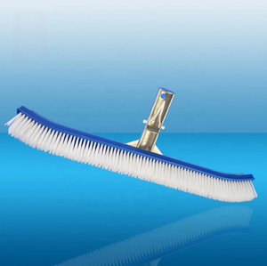 Vente chaude 18 "<span class=keywords><strong>brosse</strong></span> murale de <span class=keywords><strong>piscine</strong></span> incurvée en plastique standard <span class=keywords><strong>brosse</strong></span> pour mur et carrelage avec dos et poignée en alu poli et poli - Product Image 3