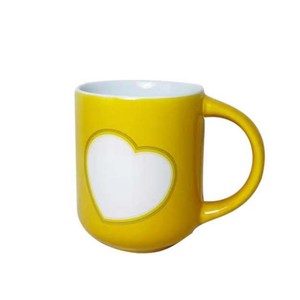 Mug en céramique personnalisé, design cœur jaune, tasse individuelle, cadeau d'affaires avec poignée, origine Zibo, numéro de pièce 7111 - Product Image 1
