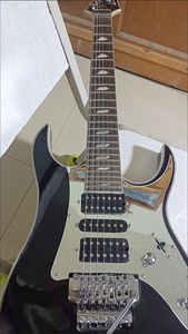 <span class=keywords><strong>Guitare</strong></span> électrique <span class=keywords><strong>IbaneZ</strong></span> 7 cordes noire élégante haut de gamme, modèle de performance professionnelle premium avec un aspect élégant - Product Image 3