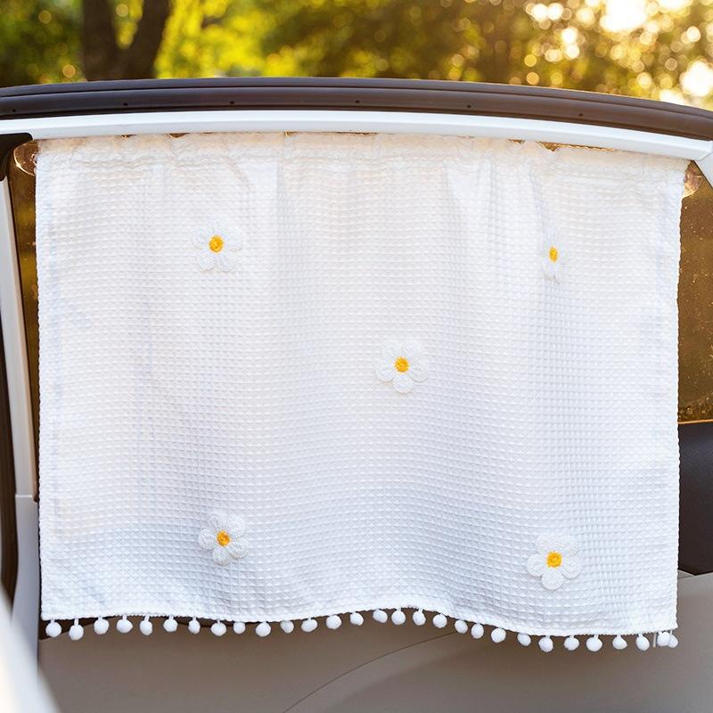 Rideau à cinq petites fleurs en trois dimensions