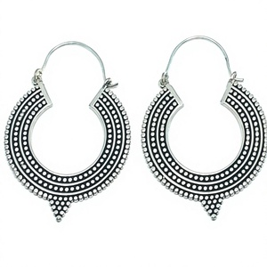 Boucles d'oreilles créoles en argent oxydé, style gitan tribal, motif tournesol et lotus, très populaires - Product Image 3