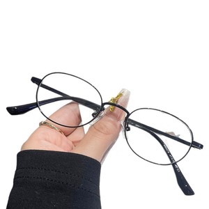 Gafas Metálicas Retro con Marco Redondo, Protección Anti-Luz Azul y UV400, Diseño Elegante para Viajes, Unisex - Product Image 5