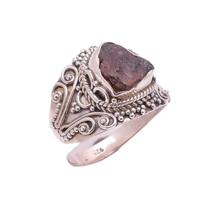 Bagues en tourmaline brute inde bijoux en gros 925 bijoux en argent sterling bagues faites à la main fournisseurs de bijoux fins - Product Image 1
