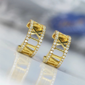 Orecchini Scintillanti con Numeri Romani per Donne, Eleganti Gioielli Geometrici per Uso Quotidiano - Product Image 1