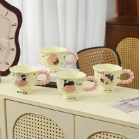 Mug en céramique Kawaii sur piédestal avec poignée bulle et bord festonné, tasse à café esthétique de dessin animé 400ml, compatible lave-vaisselle et micro-ondes, boîte cadeau