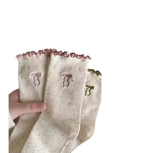 ถุงเท้ายาวครึ่งน่องสำหรับผู้หญิง ผ้าฝ้ายระบายอากาศได้ดี ขอบระบายสไตล์หวาน สำหรับวัยรุ่น ใส่ได้ทั้งฤดูใบไม้ผลิและฤดูใบไม้ร่วง - Product Image 4