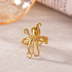 Bague ajustable en acier inoxydable pour femme, motif pieuvre, série Océan, au design audacieux et unique, inaltérable - Product Image 1