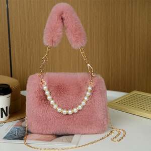 Sac à main en peluche I-0298 pour femmes, nouveau sac pour femmes d'hiver avec chaîne, sac bandoulière tendance avec perles - Product Image 6