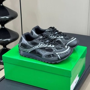 Scarpe da Corsa di Lusso di Alta Qualità Bottegas, Sneakers Argentate con Lacci e Punta Chiusa, Scarpe Casual Ammortizzate - Product Image 6