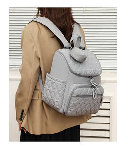 Bolsa de Maternidad Personalizada, Moderna, de Gran Capacidad, Portátil, de Doble Asa, con Cuna Plegable para Bebé y Compartimento para Biberones - Product Image 2