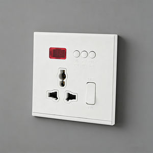 Protecteur de tension standard BS, AC 230V, réglable, 13A, protection contre les surtensions, prise avec affichage de <span class=keywords><strong>la</strong></span> tension. - Product Image 1