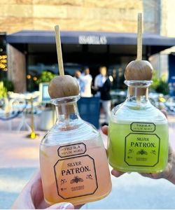 Bouteilles de boissons vides <span class=keywords><strong>Patron</strong></span> Tasses à liqueur réutilisables Mini bouteilles de tequila <span class=keywords><strong>Patron</strong></span> en plastique avec paille - Product Image 2