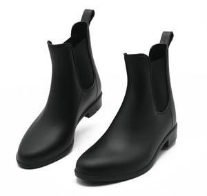 YL6116 Vente chaude en gros, chaussures imperméables pour femmes, mode personnalisée, antidérapantes, <span class=keywords><strong>bottes</strong></span> de pluie noires en gelée pour femmes - Product Image 3