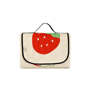 Tapete de Picnic Rectangular Liliputi, Impermeable, Compacto, Lavable a Máquina, Tapete de Camping para Exteriores con Diseño de Fresas - Product Image 1