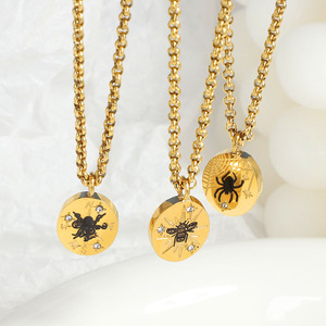 Collier <span class=keywords><strong>personnalisé</strong></span> en acier inoxydable plaqué or 18 carats avec pendentif en forme d'étoile, de constellation, de <span class=keywords><strong>horoscope</strong></span>, de serpent, d'araignée, d'octopus, d'abeille - Product Image 3
