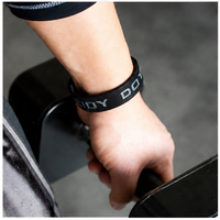 Bracelet personnalisé pas cher avec logo, bracelet en silicone souple en caoutchouc, bracelet avec breloque personnalisable
