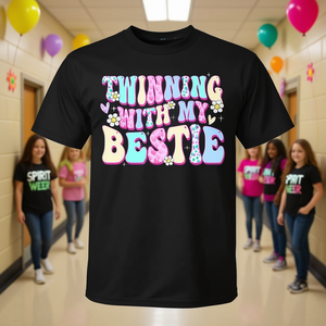 Camiseta a juego para niñas con la frase 'Twinning With My Bestie Spirit Week' - Product Image 3