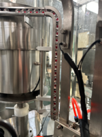 Machine de remplissage et de capsulage pour flacons de peptides de 3 ml avec bouchon twist-off et sachets de poudre d'épices, pour liquides et pâtes