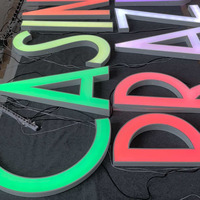 Letrero Fluorescente RGB Dinámico a Prueba de Agua, Directo de Fábrica, Cambio de Color, Alto Brillo, Libre de Mantenimiento, Direccionable, de Aluminio, para Interiores