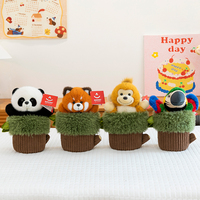 Jouets en peluche animaux mignons dans des jardinières en forme d'arbre: jouets en peluche singe, perroquet, panda rouge et panda