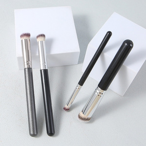 <b>Round</b> head concealer <b>brush</b> with wooden handle soft hair no powder beginner makeup <b>brush</b> seamless beauty tool, mini oblique head - Product Image 4