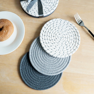 Juego de Posavasos Redondos de Cuerda de Algodón Tejida de 18 cm, Reutilizables, Aislantes del Calor, para Mesa, Platos, Tazones, Decoración del Hogar - Product Image 3