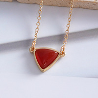 Triangle de cornaline rouge simple pendentif géométrique chaîne à maillons à la mode empilable amour or collier de pierres précieuses naturelles pour les femmes