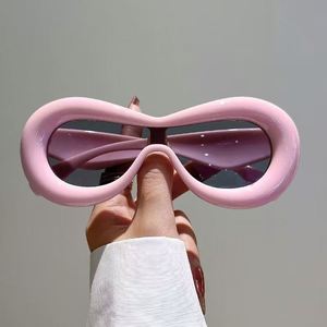 Gafas de Sol de Burbuja Extra Grandes de Estilo Futurista y Moderno QM Trendy, Gafas de Sol de Color Caramelo a la Moda - Product Image 6