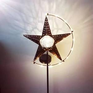 Lámpara Solar de Jardín con Forma de Estrella, LED, Decorativa para Exteriores, Resistente al Agua, con 2 Años de Garantía - Product Image 1