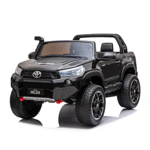 Carros de passeio de grandes dimensões licenciados Toyota Hilux 24V a pilhas para crianças passeio em carros elétricos de brinquedo para as crianças dirigirem