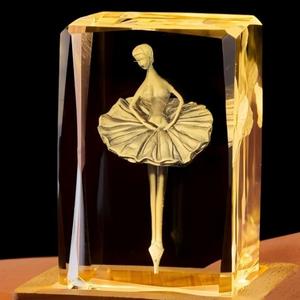 Kristal Kubus Ukiran Kustom 3D Gadis Penari Balet Bercahaya Kristal Kaca Terukir 3D Ukiran Internal Suvenir - Product Image 2