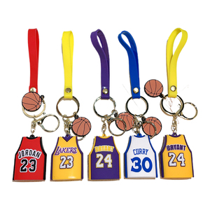 Quà lưu niệm tốt nhất cầu thủ ngôi sao bóng rổ Kobe James laker mềm 3D PVC Jersey Keyring phim hoạt hình Ba lô Mặt dây chuyền cậu bé Đồ chơi Keychain - Product Image 1