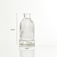Petit Vase en Verre Transparent Rétro en Relief pour la Décoration Intérieure Salon Simple Fleurs Séchées pour Mariage Diwali Art Déco Design