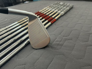 Set di Ferri da Golf 440 in Acciaio Inox Forgiato con Impugnatura in Gomma, per Destri e Mancini, Uomini e Donne - Product Image 5