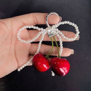 Porte-clés tendance Y2K en dentelle perlée avec nœud et cerise rouge, breloque cerise, bijou pendentif, accessoires de sac pour femme, cadeau - Product Image 4