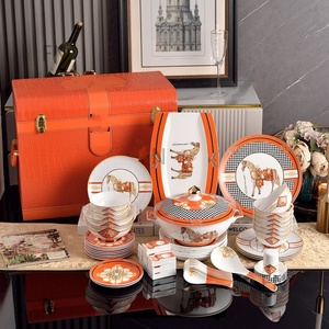 Service de table en porcelaine fine, style européen, écologique, vaisselle de luxe, assiettes, théière et tasse à café, design de créateur, service de table pour 12 personnes - Product Image 2