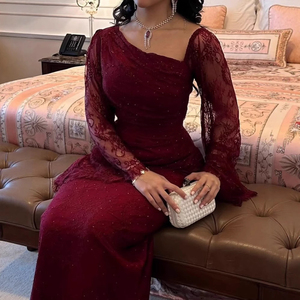 Vestido Maxi Ajustado de Encaje Borgoña con Pedrería, Sin Mangas, para Eventos Formales, Fiestas y Bodas - Product Image 4