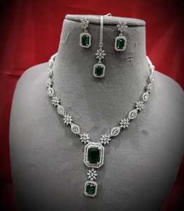 Nueva llegada de joyería india con pendiente de tuerca Mehendi Antic Gold Wedding Engagement Premium Quality AD Jewelry Collection - Product Image 3