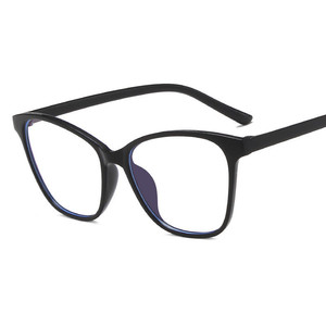 <span class=keywords><strong>Occhiali</strong></span> Anti-Luce Blu Stile Cat-Eye Euro-Americano <span class=keywords><strong>di</strong></span> Tendenza, Montatura Minimalista, Stile Vintage, Lenti Semplici Adatte per Instagram, Moda - Product Image 4