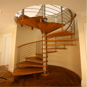 Moderne Wendeltreppe aus Gusseisen zum Verkauf mit Holz profil