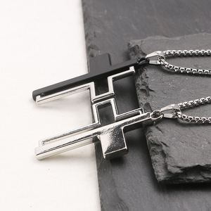Collana lunga con cappuccio da uomo nuova moda in bianco e nero alla moda collana con croce lucida da uomo - Product Image 3