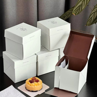 Emballage personnalisé de logo de boîtes à gâteaux blanches décoratives de sushi de feuille d'or carrée