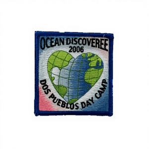 Machine de découpe laser pour patchs brodés et appliques, avec fonction de tissage pour tissus sergé, style à coudre ou thermocollant - Product Image 1