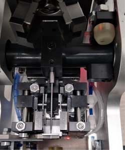 Machine à sertir semi-automatique pour l'insertion de joints de câbles étanches - Product Image 6