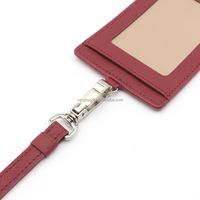 Porta Tarjetas de Identificación de Cuero Saffiano Rojo Personalizado con Logotipo Estampado en Caliente, Extraíble, con Cordón Largo para el Cuello